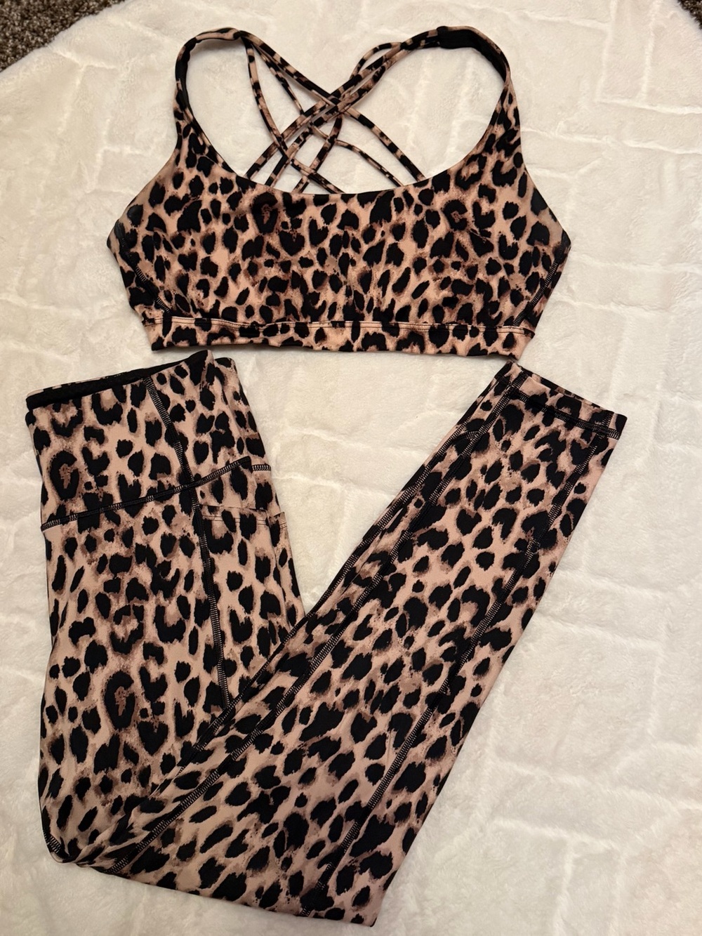 Victoria's Secret Leopard Strappy Back Sports Bra & Pocket Edition Leggings Set